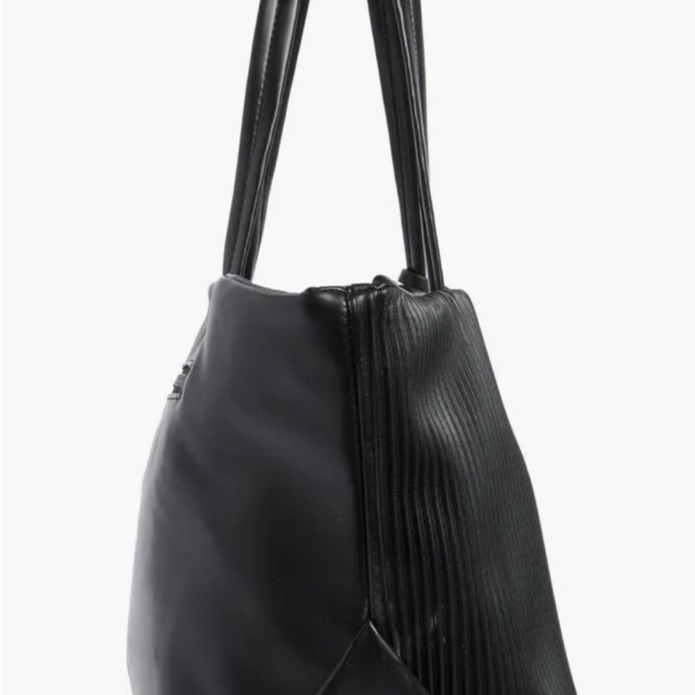 Steve Madden Black Tote Bag with Ribbed Texture -New - Picture 4 of 7